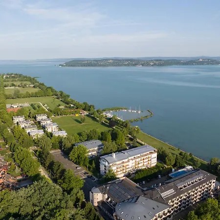 Lakefront In Zamardi-balaton 55199 Lägenhet